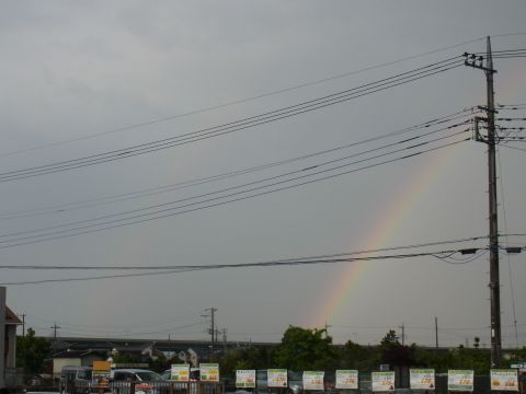 2014年5月1日　二重の虹が出ました（埼玉県幸手市　ジョイフル本田にて）