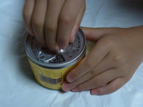 缶詰の開け方　プルタブ式（フルオープンエンド）