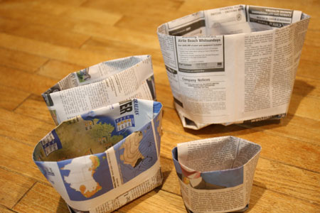 英字新聞でゴミ箱を作っています 猫と暮らす築23年の家をｄｉｙでプチリフォーム