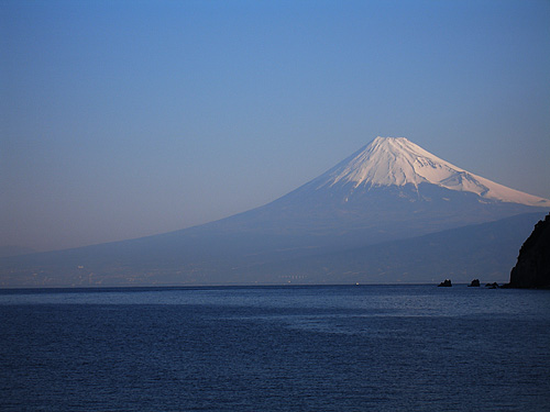 うっすらですがイイ富士山
