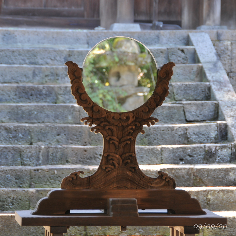 神社の鏡