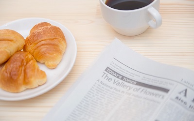 新聞とパンとコーヒー