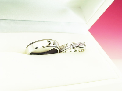 結婚指輪　ピンクダイヤ　人気