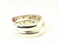 結婚指輪　クローバー　石