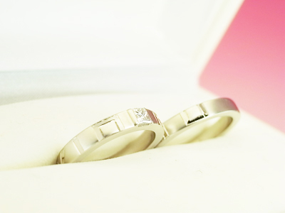 結婚指輪　プリンセスカット