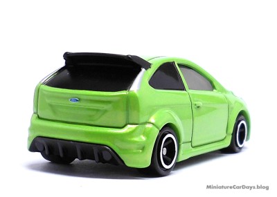 tomica_ford_focus_rs500_005s.jpg