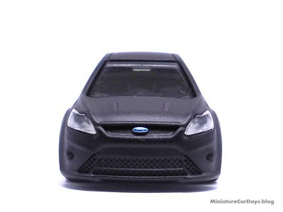 tomica_ford_focus_rs500_008s.jpg