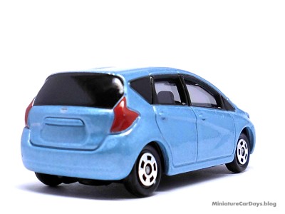 tomica_nissan_note_005s.jpg
