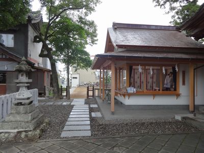 小津神社飛び石 (2)