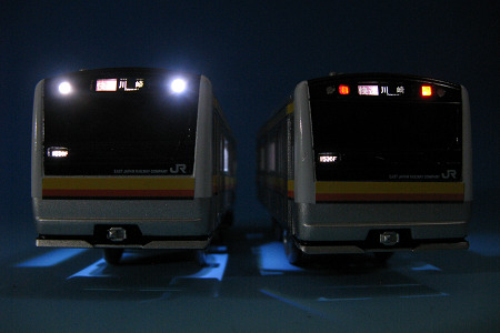 E233系 南武線プラレール 先頭・後尾車 ライト点灯